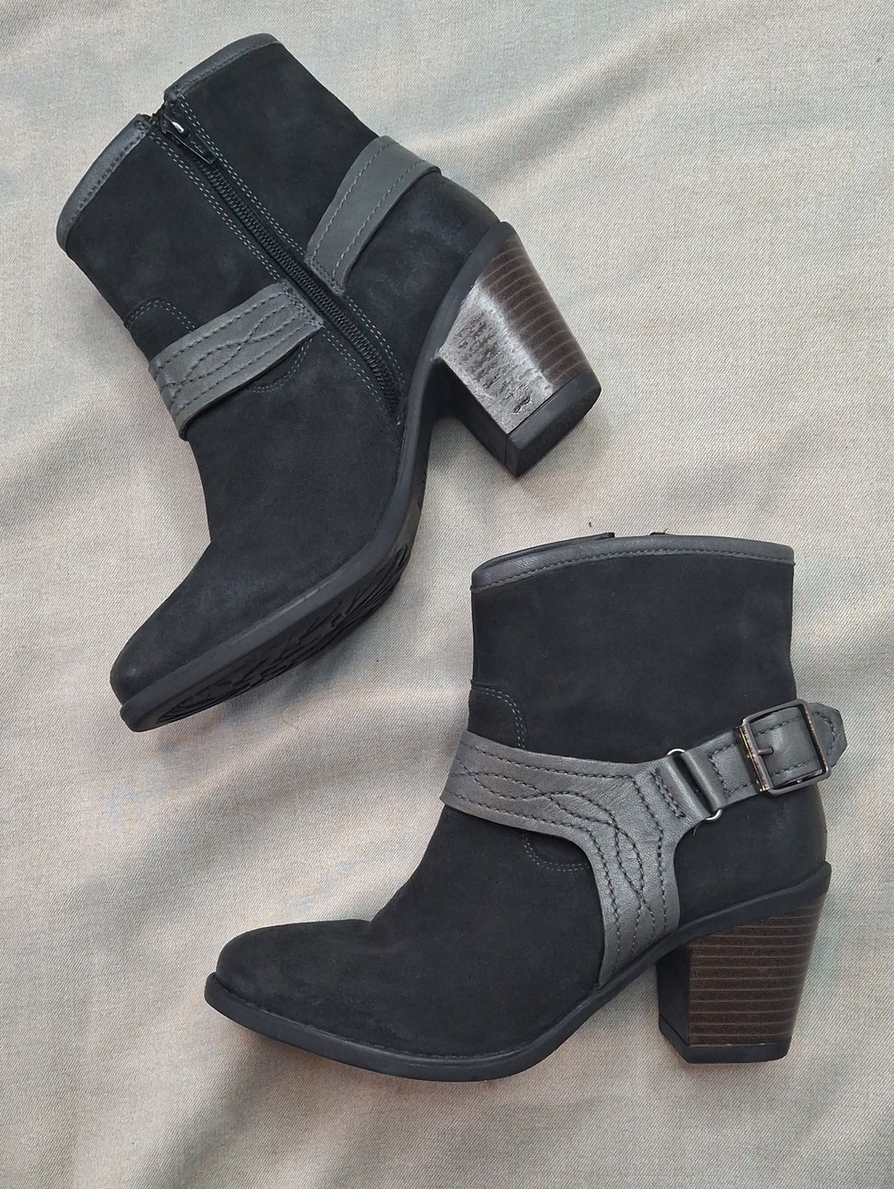 Earth Lina Arlington Gray Suede Harness Ankle Boots Size 6.5